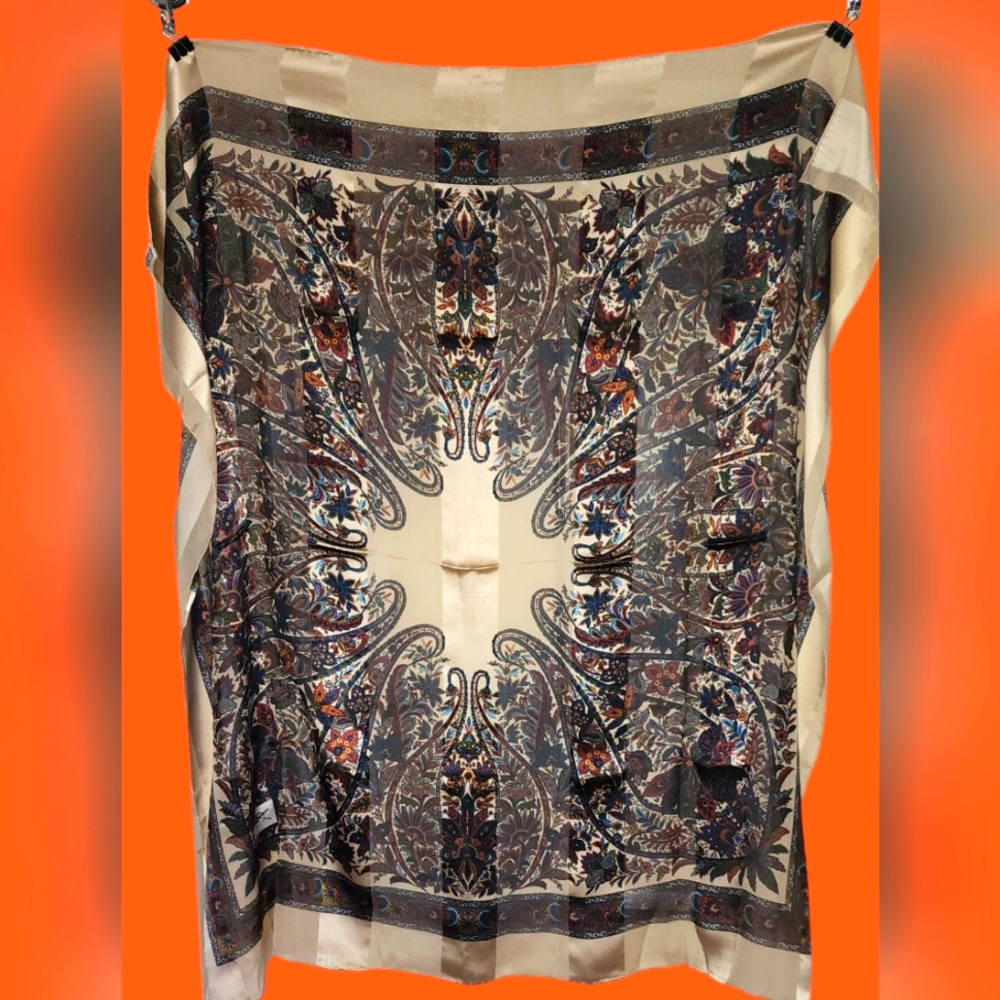 EUC 💯 % Silk YSL Scarf